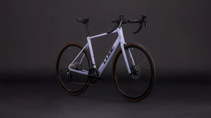 CUBE Attain Race cyclamen´n´black