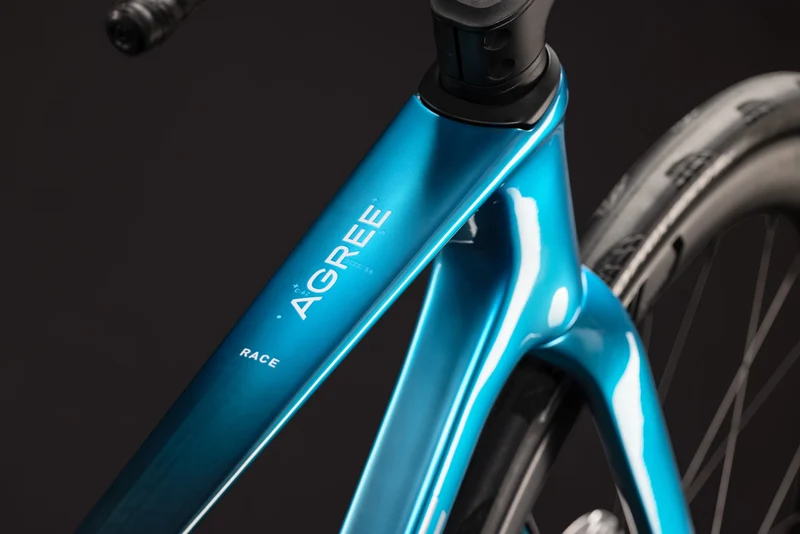Cube Agree C:62 Race chromeblue´n´liquidblue 2027