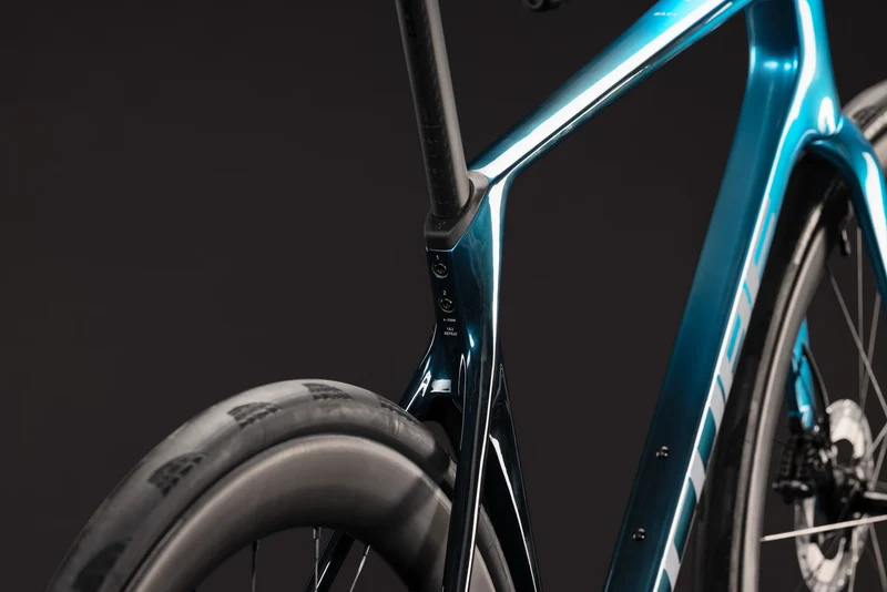 Cube Agree C:62 Race chromeblue´n´liquidblue 2027