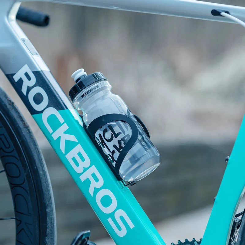 ROCKBROS Sport Trinkflasche 600ml aus PP5 mit Staubschutzhülle geliefert