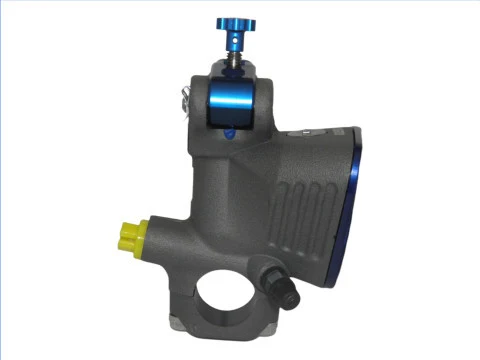 Radialer Hauptbremszylinder BLAU LANG 19 x 18 mit integriertem Behälter und farbigem Festhebel (Knopf + Hebel) ACCOSSATO