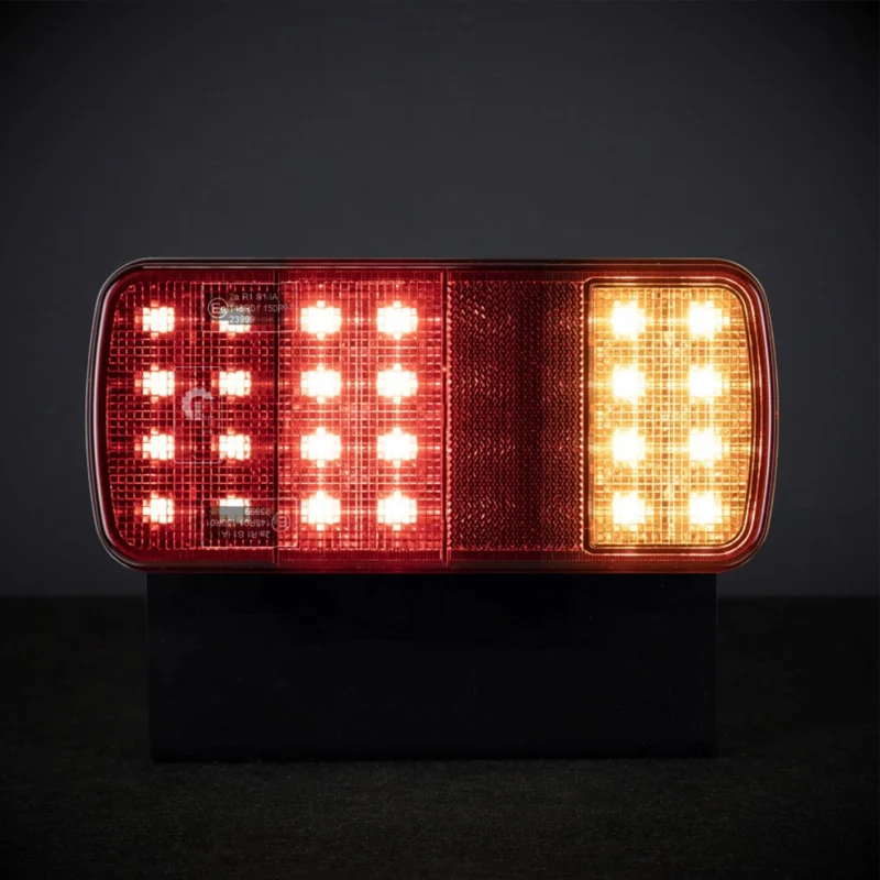 Rechteckige LED-Anhängerleuchte mit Brems-, Rück-, Blink- und Reflektorlicht