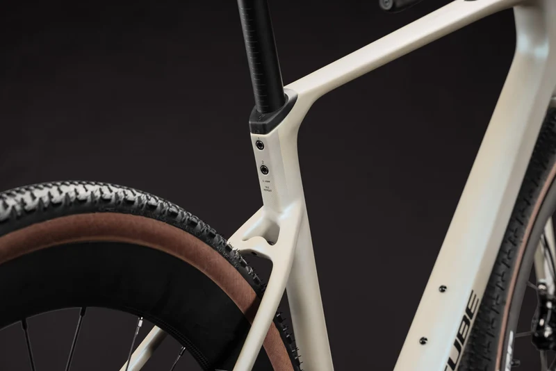 CUBE Nuroad C:62 SLX glintsand´n´black