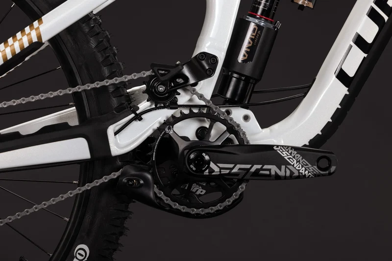 CUBE TWO15 Race powdergold´n´black