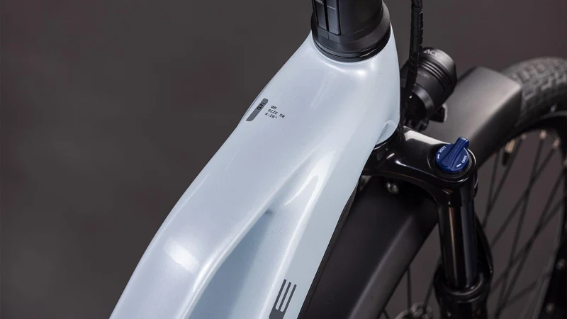 CUBE Touring Hybrid ONE 600 glacier´n´reflex