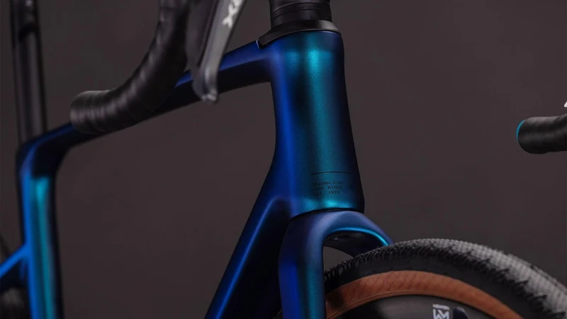 CUBE Nuroad C:62 Race nebula´n´blue