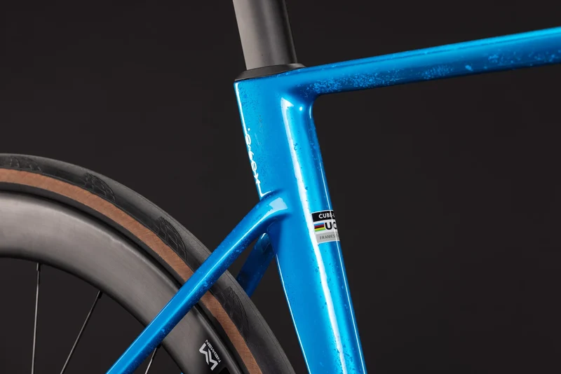 Cube Litening Air C:68X Race bluetwister´n´prizm 2027