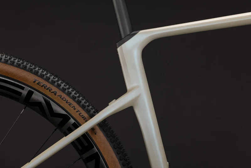 CUBE Nuroad Hybrid C:62 SLX 400X glintsand´n´black