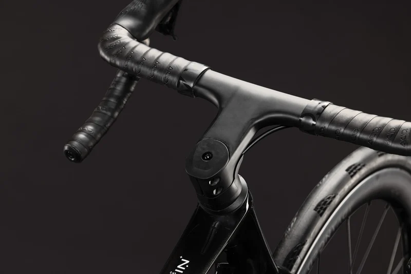 Cube Attain C:62 SLT carbon´n´white 2027