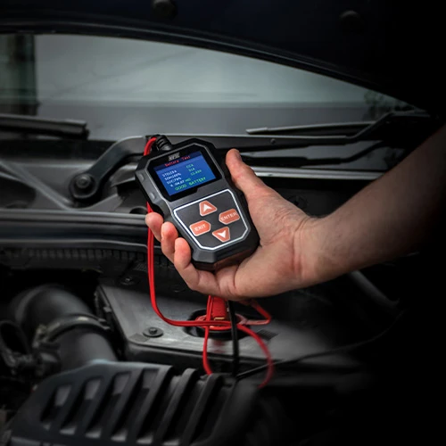 Digitaler Batterietester und -analysator