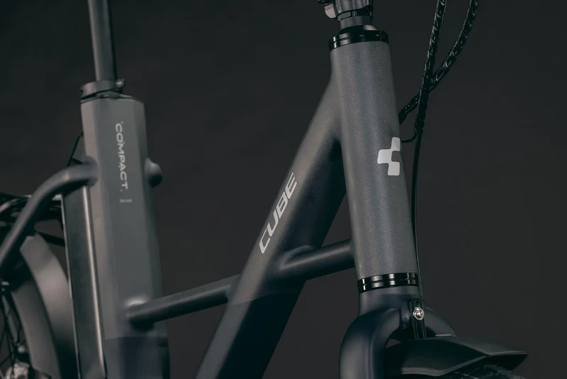 Cube Compact Hybrid Deluxe 540 nightsky´n´grey 2027