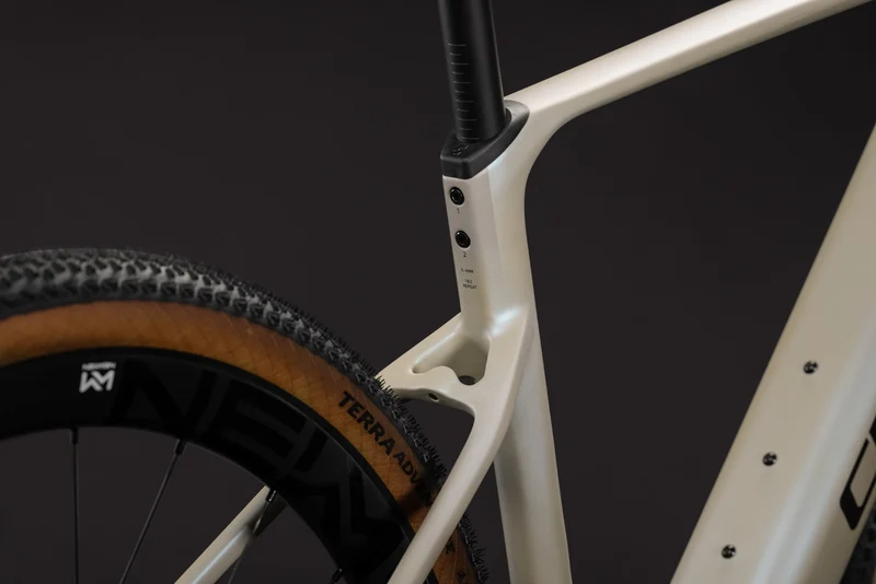 Cube Nuroad Hybrid C:62 SLX 400X glintsand´n´black 2027