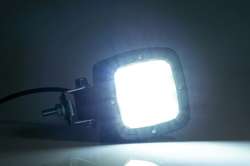 Fristom LED-Doppelfunktions-Arbeitsleuchte & Rückfahrscheinwerfer