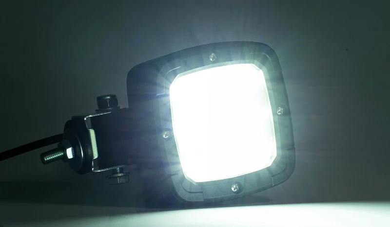 Fristom LED-Doppelfunktions-Arbeitsleuchte & Rückfahrscheinwerfer