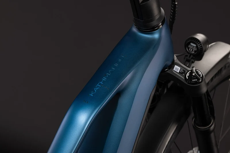 CUBE Kathmandu Hybrid SLX 800 nebula´n´prizm