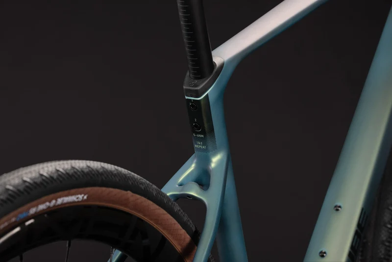 CUBE Nuroad C:62 Race jungali´n´black