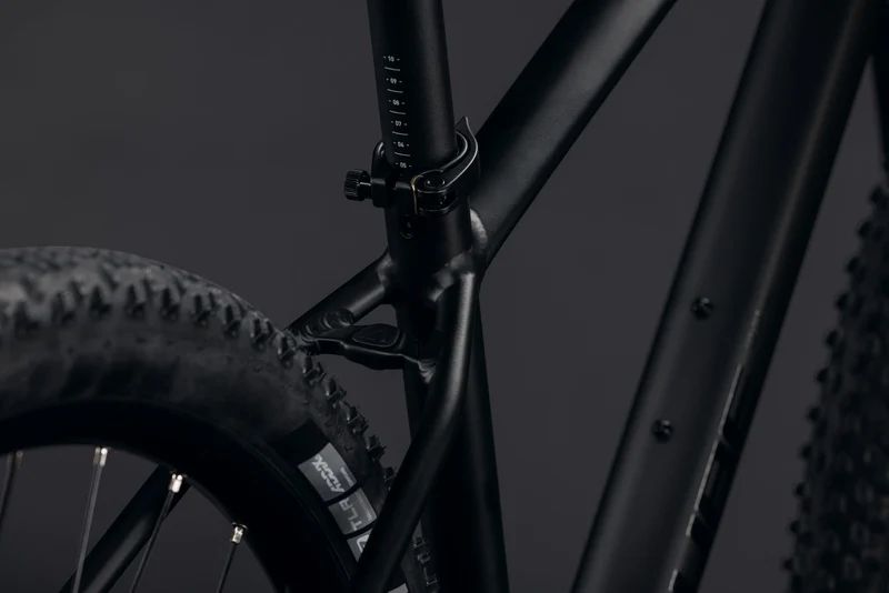 CUBE Aim SLT soot´n´black