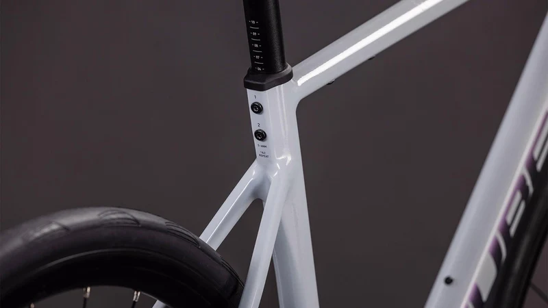 CUBE Attain Race foggrey ´n´ shift