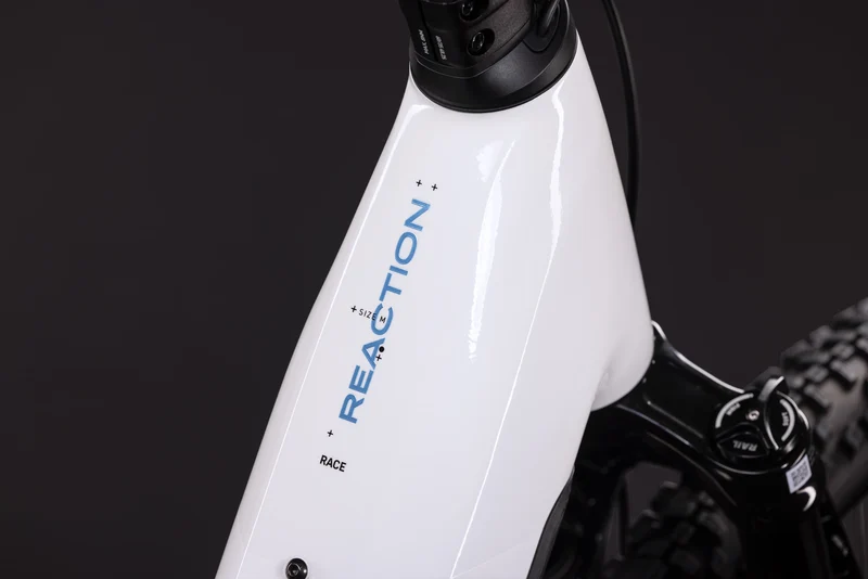 Cube Reaction Hybrid Race 800 snow´n´black EE 2027
