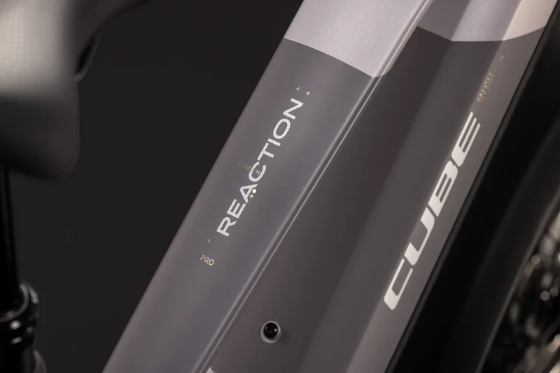 Cube Reaction Hybrid Pro 800 FE lilacbreeze´n´prizm Trapeze 2027