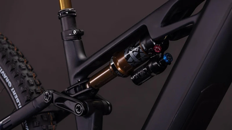 CUBE Stereo Hybrid ONE44 HPC AT 800 carbon´n´gold