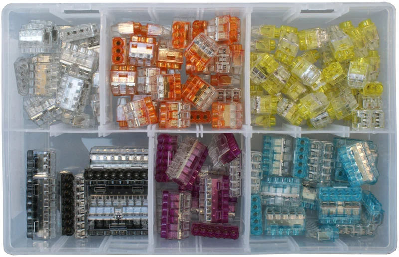 Sortierte Box mit Helacon-Steckverbindern