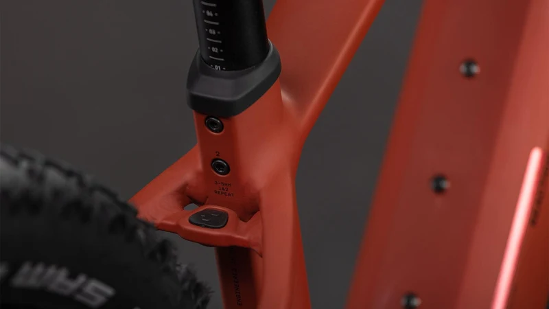 CUBE Reaction Hybrid Race 800 amber´n´black