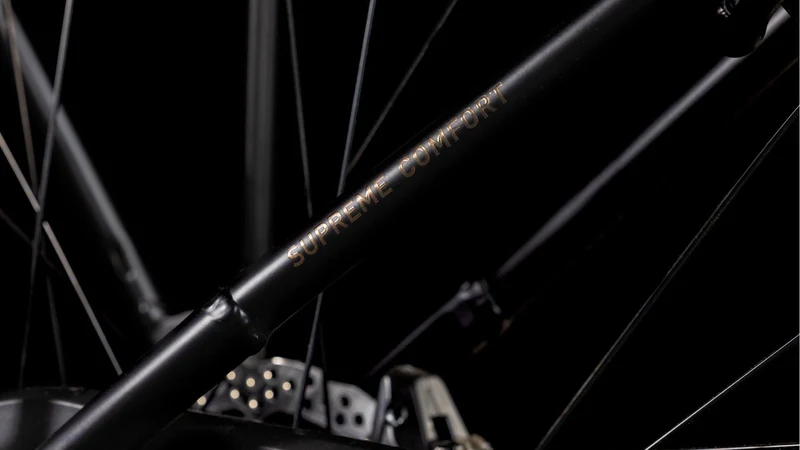 CUBE Supreme Hybrid Comfort SLX 625 black´n´metal