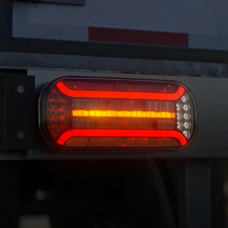 Große LED Anhängerleuchte mit dynamischem Blinker / 7 Funktionen / 300mm