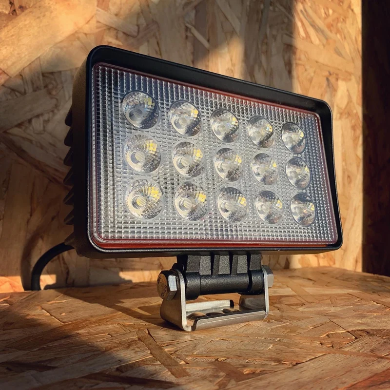 Rechteckiger LED-Arbeitsscheinwerfer mit Flutlichtstrahl 45 W / LED Autolamps Red Line Range