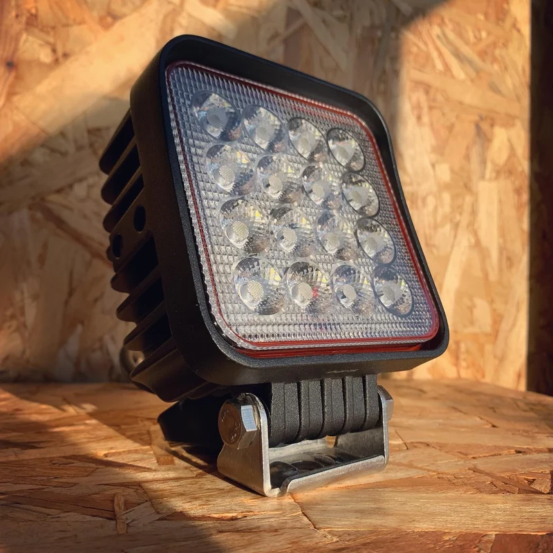 Square Flood Arbeitsscheinwerfer 48 Watt / LED Autolampen