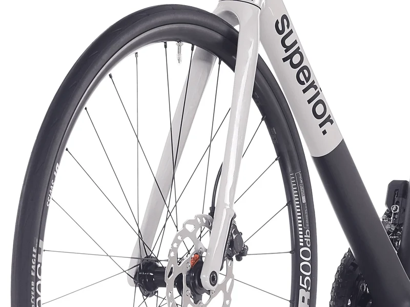 Superior RR 9.5 matte carbon/white