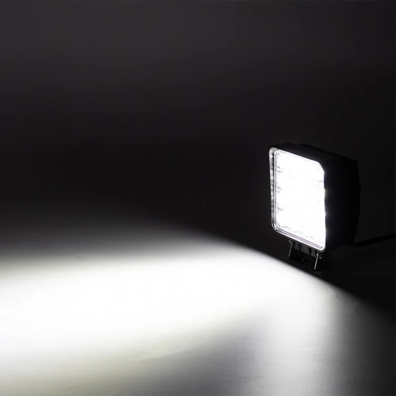 LED-Arbeitsscheinwerfer mit Flutlicht 48W