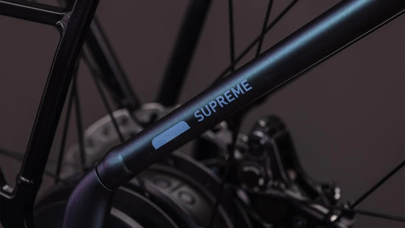 CUBE Supreme Hybrid Deluxe SLT 600 metalblue´n´reflex