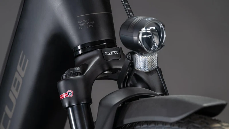 CUBE Supreme RT Hybrid Deluxe EX 600 black´n´chrome