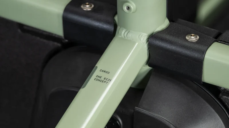 Cube Cargo Hybrid 800 pea´n´reflex 2027