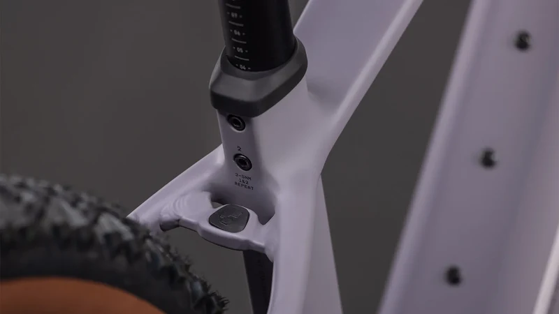 Cube Reaction Hybrid Performance 600 plumgrey´n´black 2026
