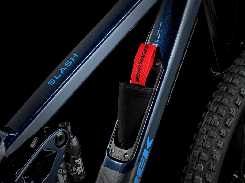 Trek Slash 8 Marianas Blue
