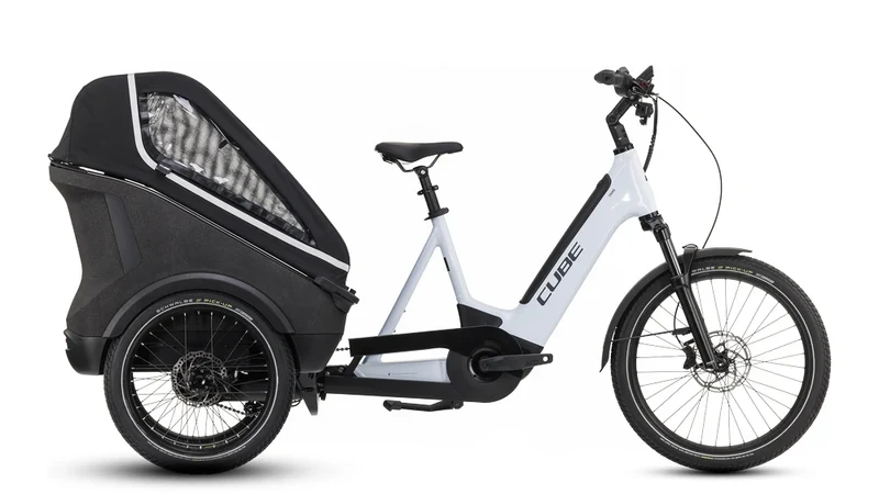 Cube Trike Family Hybrid 750 flashwhite´n´reflex Tiefeinsteiger