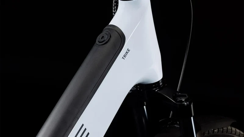 Cube Trike Family Hybrid 750 flashwhite´n´reflex Tiefeinsteiger