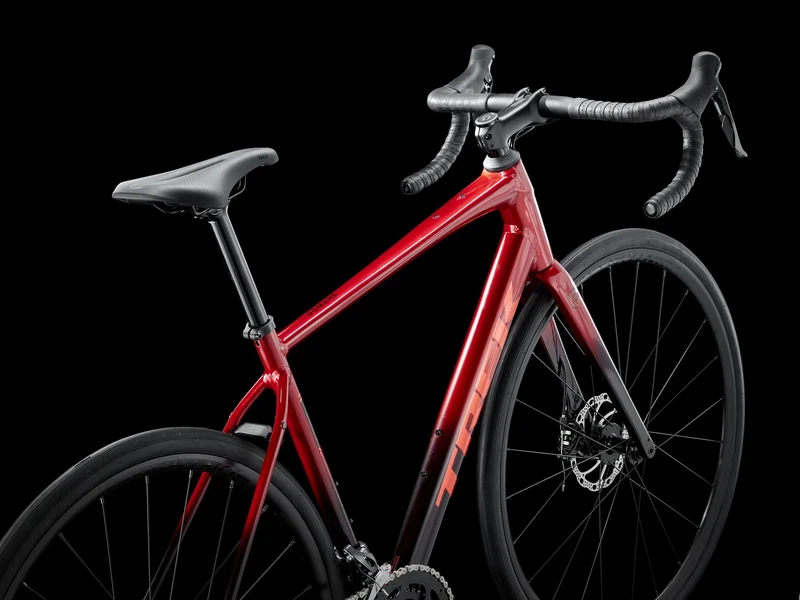 Trek Domane AL 2 Crimson to Dark Carmine Fade