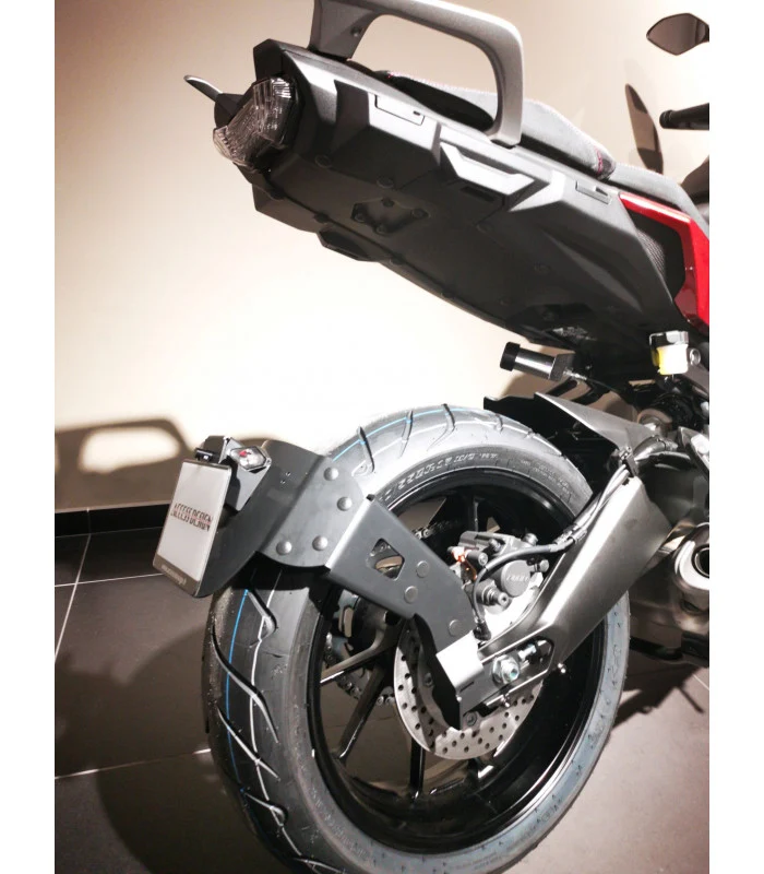Yamaha Tracer 9 Radspülplattenhalterung