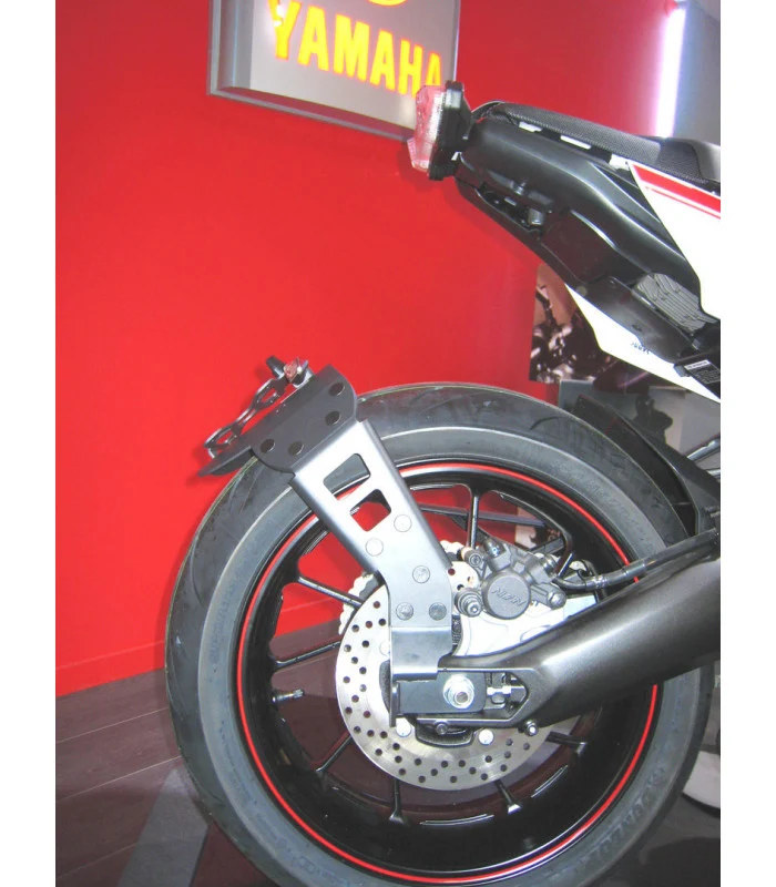 Yamaha MT09 Radspülplattenhalterung